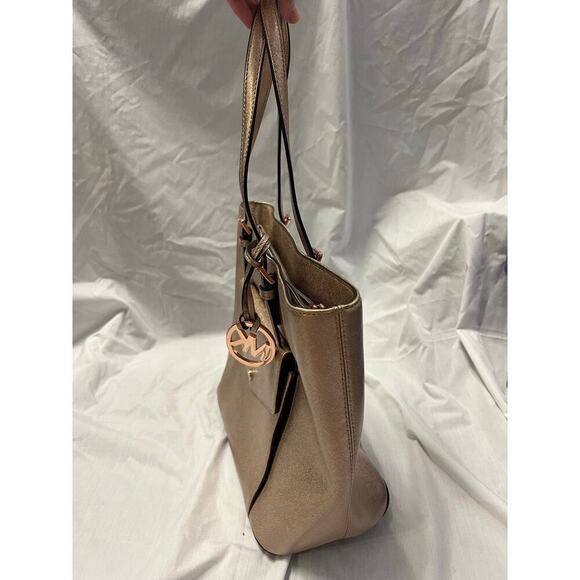 Michael Kors Metallic Gold Leather Jet Set Pocket Tote Bag GS - Picture 4 of 9